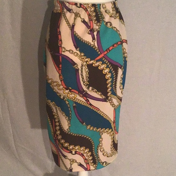 CACIA plus size skirt - Picture 5 of 11